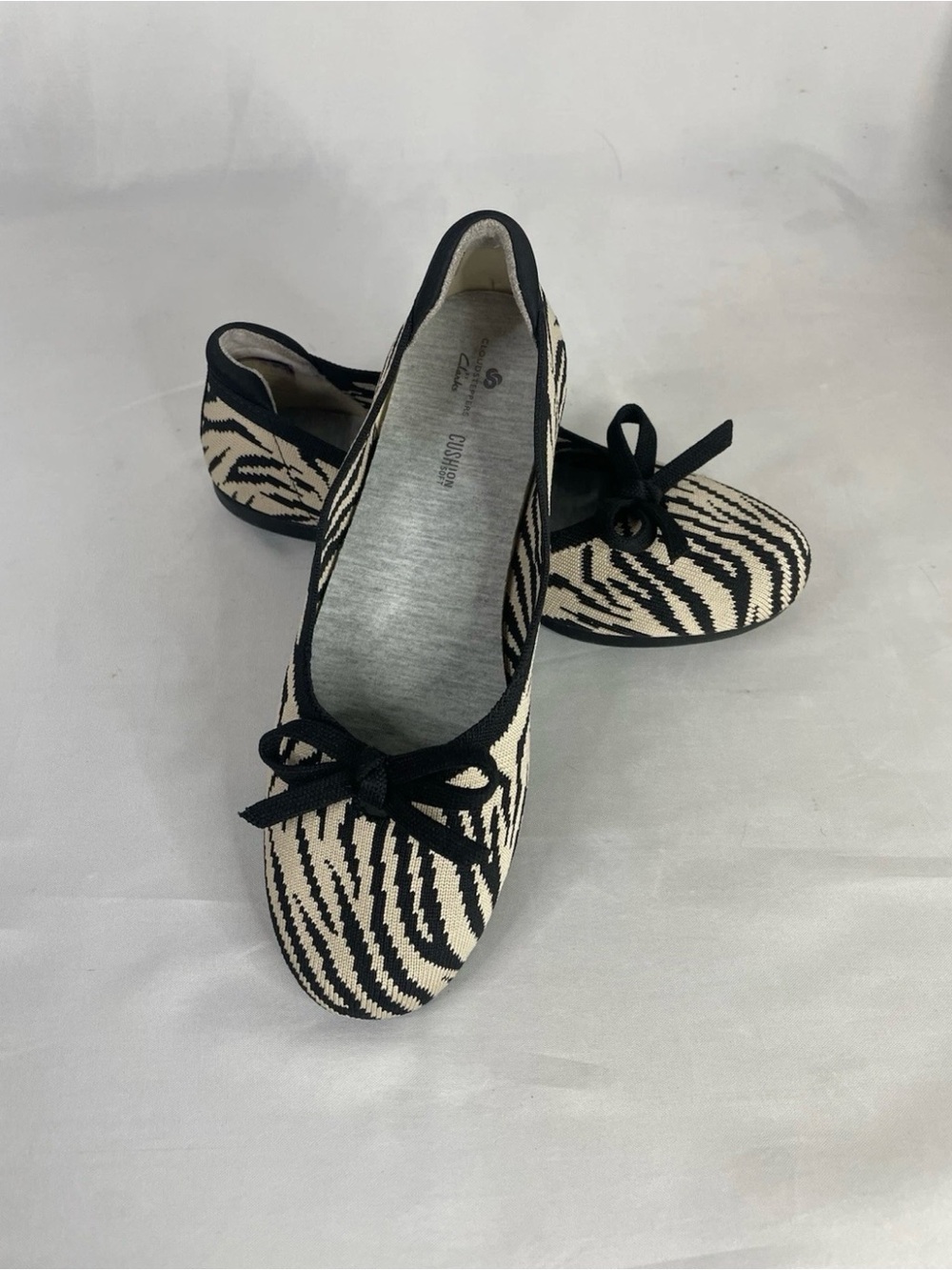 Clarks Cloudsteppers Washable Knit Bow Flats Zebra Print  Size 7M w/ Box